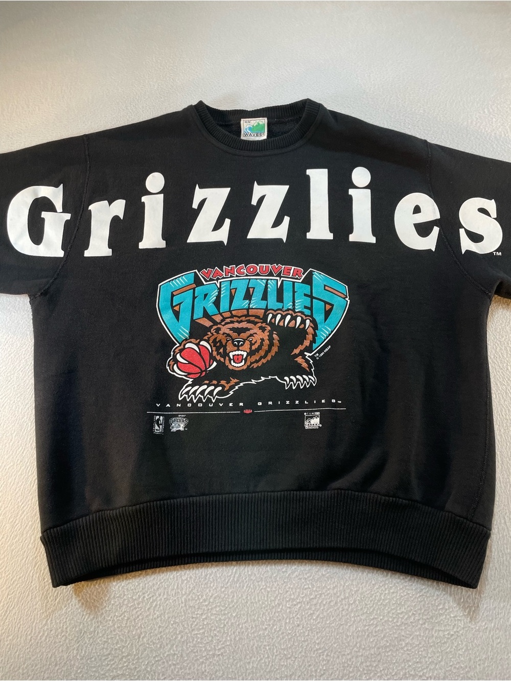 Vintage Unisex 1994/95 Vancouver Grizzlies NBA Basketball Sweat Shirt Size Med